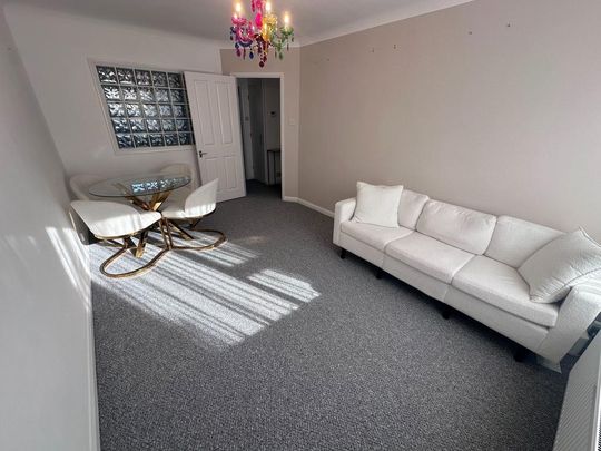 2 bedroom ground floor flat to rent - Photo 1