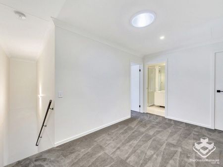 Fully Air Conditioning Modern Town home - Photo 5