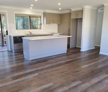 Beautifully Renovated - Water Usage Included! - Photo 3