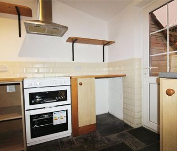 3 bedroom terraced house to rent - Photo 6