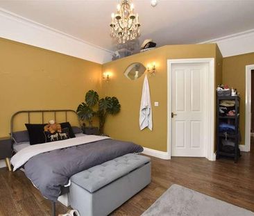 Lower Oldfield Park, Bath, Banes, BA2 - Photo 3