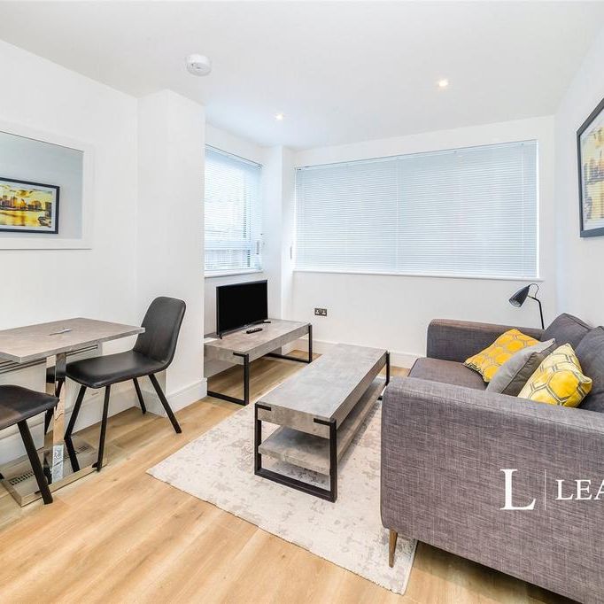 Studio to rent - Photo 1