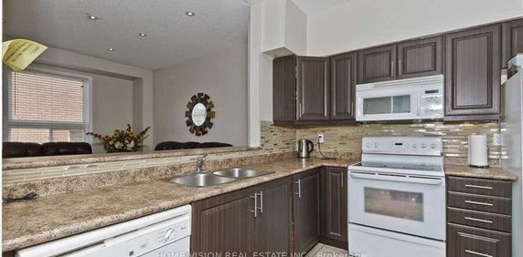 For Lease - 7155 Magistrate Terrace Unit# 155, Mississauga, Ontario - Photo 2