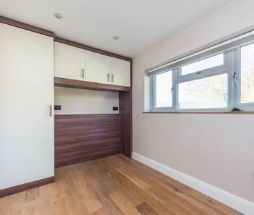 4 bedroom terraced house to rent - Photo 5