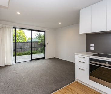 Lovely two bedroom townhouse – periodic tenancy. - Photo 2