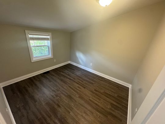 For Lease - 460 Park Road Unit# Upper, Oshawa, Ontario - Photo 1