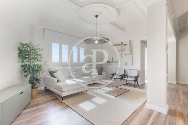 Penthouse for rent with Terrace in San Francesc (Valencia) - Photo 1