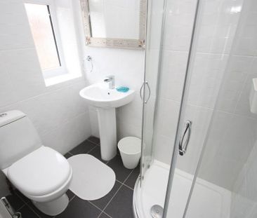 Westway, Shepherds Bush, London, W12 0SB - Photo 3