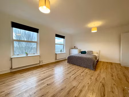 The Vale Front Left Room - Photo 2