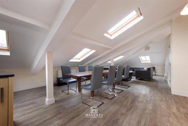 8 bedroom apartment to rent - Photo 1