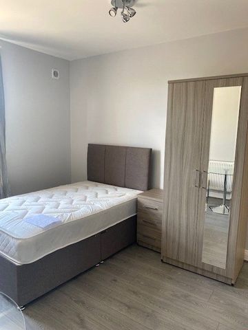 Student Properties to Let - Photo 3