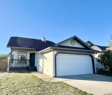 Spacious Detached House with 5-Bedrooms in Citadel NW Calgary 🇨🇦 | ... - Photo 1