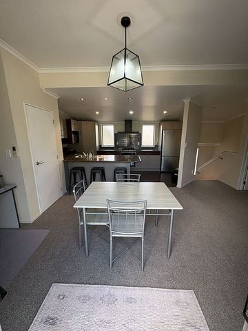 CBD Townhouse - Photo 2