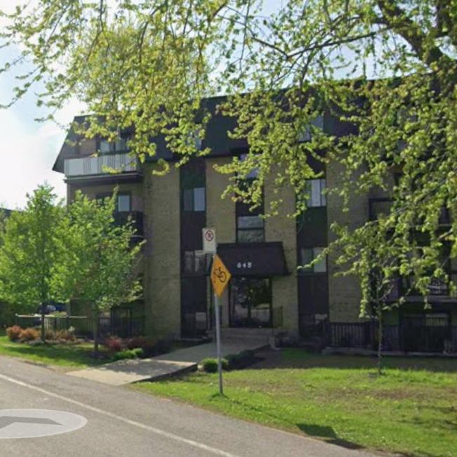 Logement 4 1/2 rénové au bord de l'eau - Photo 1