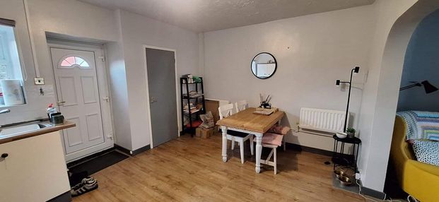 3 bedroom terraced house to rent - Photo 1