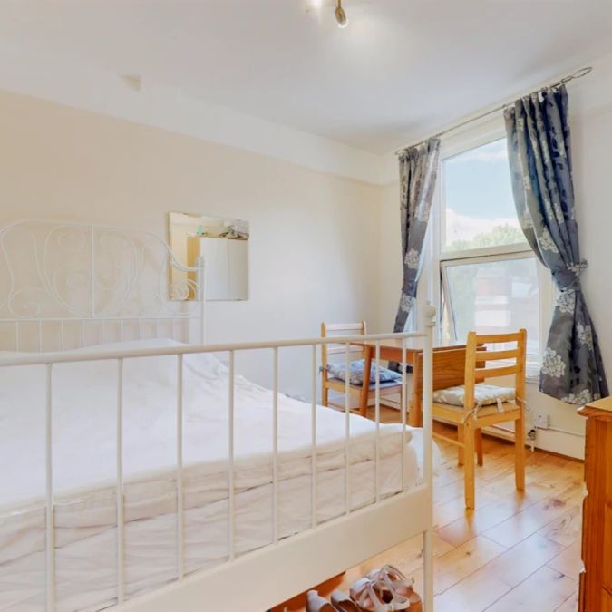 1 Bed 1 Bath, Flat 3, 8 - Photo 1