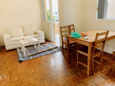 Single room-3 bed 1 bath - Photo 2