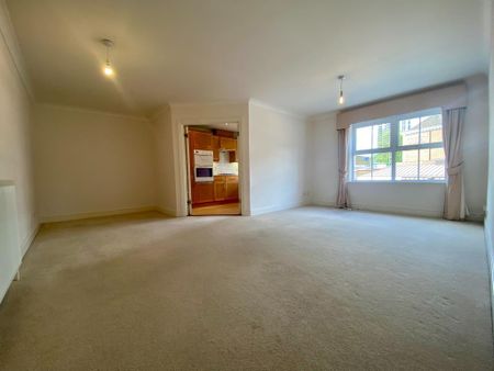 2 bedroom flat to rent - Photo 2