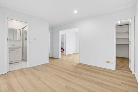 Fully Renovated Five-Bedroom Family Home in Prime Baulkham Hills Location - Photo 5