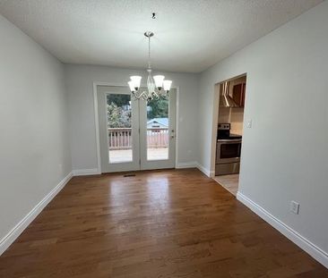 69 Old Oak Road - Upper Unit, 3 bed, 1 bath - Photo 3