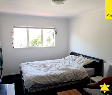 Great Family home located in New Lynn - Photo 4