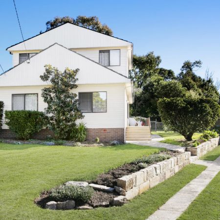 Spacious Family Home with New Air-Con and Updates in Superb Location - Photo 3