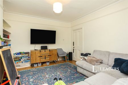 3 bedroom house to rent Riseldine Road, London, SE23 - Photo 3