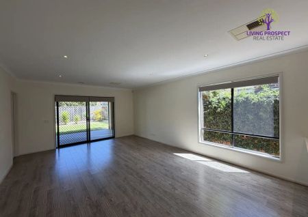 “Spacious Family Living” - Photo 3