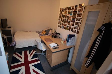 5 bedroom house to rent - Photo 2