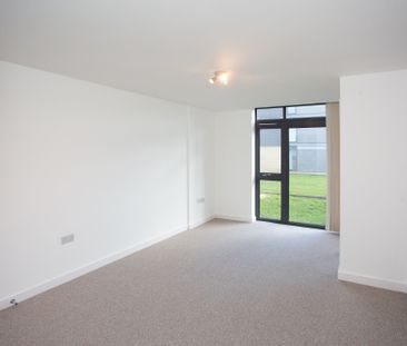 2 bedroom flat to rent, Available unfurnished from 06/12/2024 - Photo 3