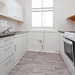 Fort Crescent, Margate, CT9 1HN, Kent - Photo 3