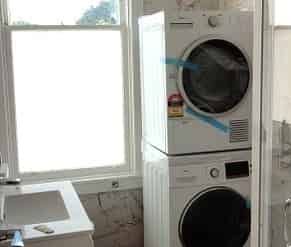 European Luxury with Best City Views in Newtown - Photo 3