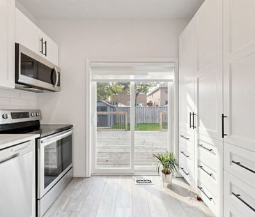 For Lease - 1847 Swan Street, Innisfil, Ontario - Photo 6