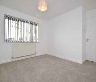 3, Broadcroft Grove, Tingley, Wakefield, West Yorkshire, WF3 1TU - Photo 3