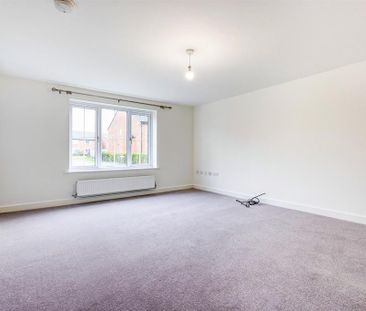 4 bedroom detached house to rent - Photo 2