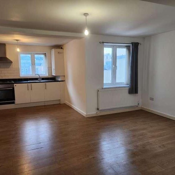 Woking, Surrey, GU21 - Photo 1