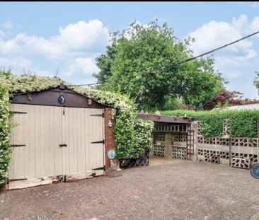 3 bedroom semi-detached house to rent - Photo 5