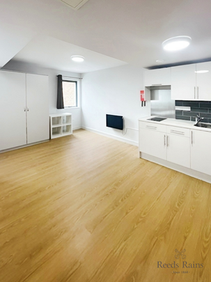 1 bedroom apartment to rent - Photo 1