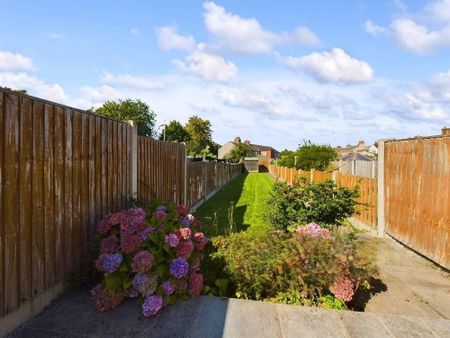 2 bedroom terraced house to rent - Photo 4