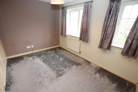 3 bedroom semi-detached house to rent - Photo 4