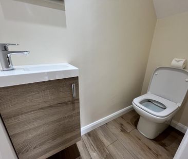 2 bedroom end of terrace house to rent - Photo 4
