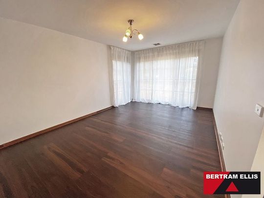 Stunning Home, Solar plus Tesla battery with Modern Amenities - Photo 1