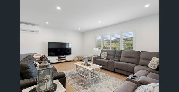 Spacious Family Home! - Photo 1