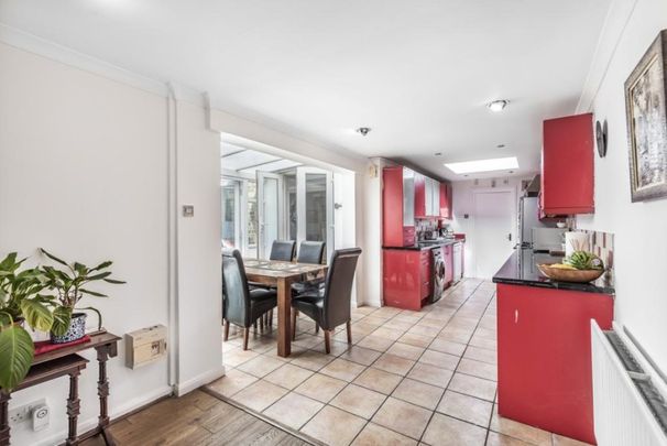 Sanway Close, Byfleet, Surrey, KT14 - Photo 1