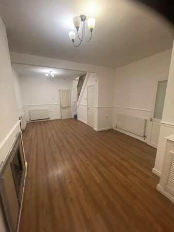 2 Bed Terraced House, Balfour Street, L4 - Photo 3