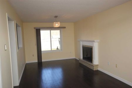 For Lease - 39 Cougar Court, Richmond Hill, Ontario - Photo 2