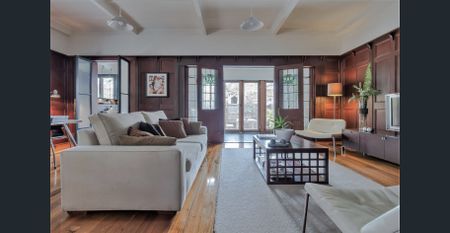 Executive Duplex. Fully Furnished & Accessorised. Includes all Utilities, Fast WIFI, Smart TV, Netflix & Foxtel. Just bring your suitcase! - Photo 4