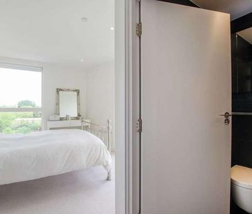 Kew Bridge West, Kew Bridge, TW8 - Photo 3