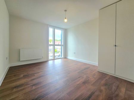 4 Bedroom Apartment, Norbury Avenue, London - Photo 3