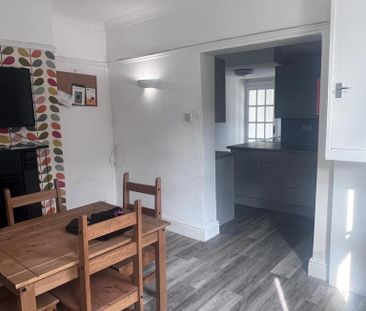 4 bedroom terraced house to rent - Photo 2